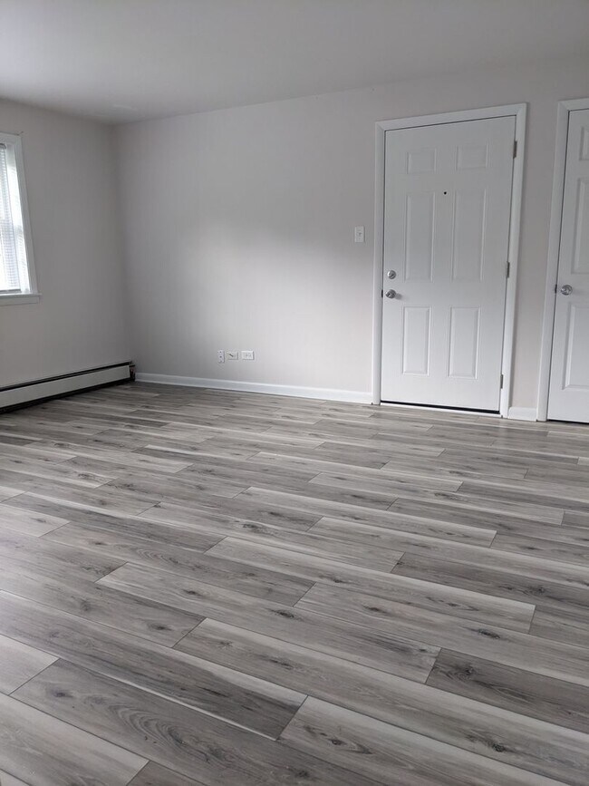 Building Photo - 600 Kungs Way