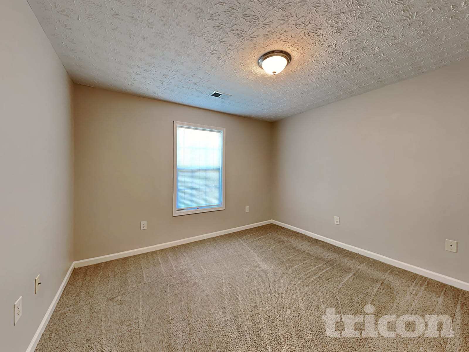 Building Photo - 70 Home Pl Dr