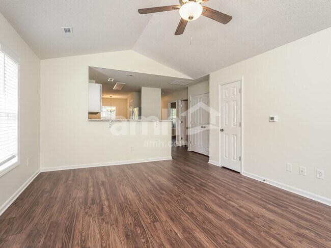 Building Photo - 5835 Regent Village Dr