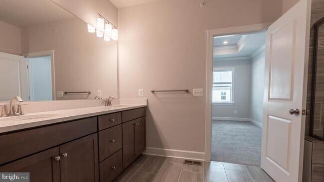 Building Photo - 14965 River Walk Way