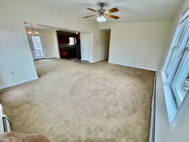 Building Photo - 7 J St