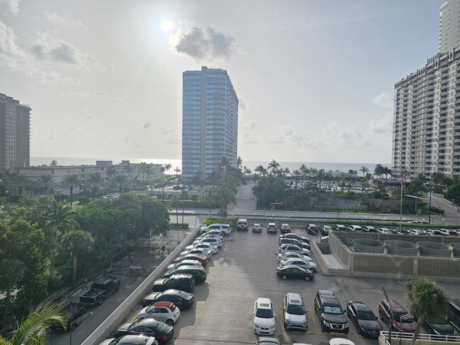 Building Photo - 1965 S Ocean Dr