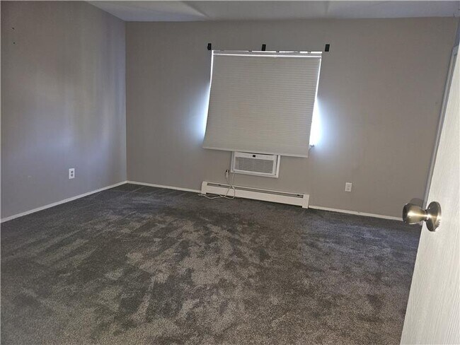 Building Photo - 50 Donna Ct