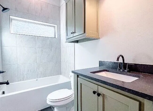 Building Photo - 3608 Union Park Pl