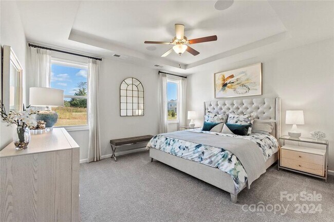 Building Photo - Captivating Family Home | 4 BR/3BA | 2 Car Garage | Backyard