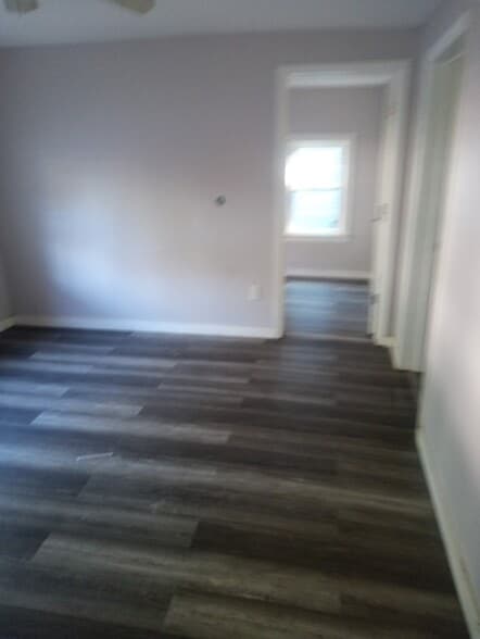 Building Photo - 411 N Cochran St