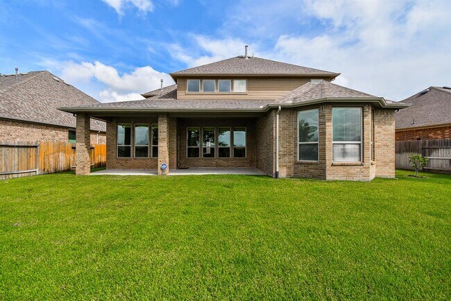 Building Photo - 25807 Somerset Meadows Ct