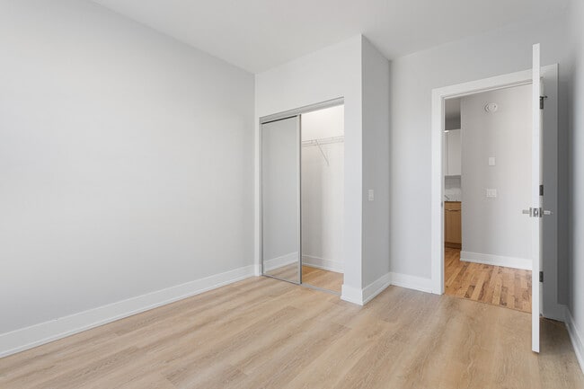 Building Photo - 1625 W Howard St