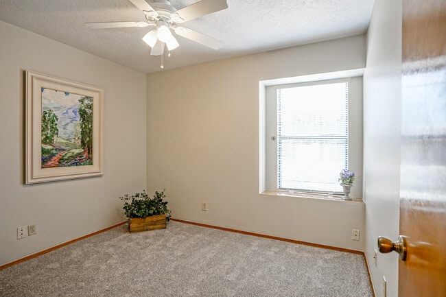 Building Photo - 5609 Wingate Ave NW