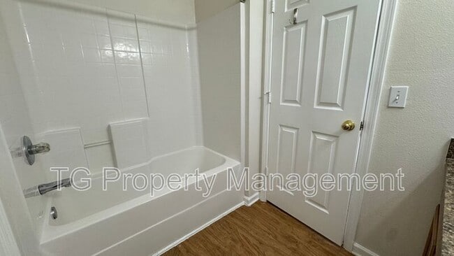 Building Photo - 268 Leese Dr