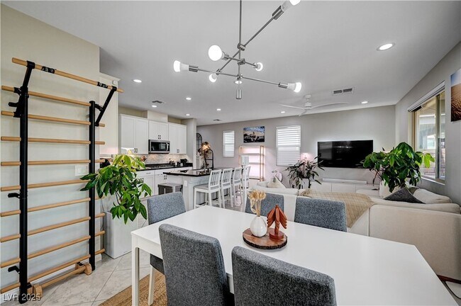 Building Photo - 4160 Elegant Chateau St
