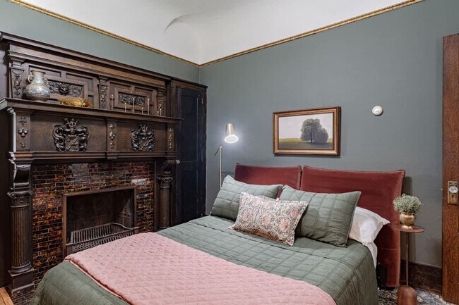 Building Photo - 258 W Market St