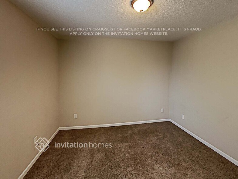 Building Photo - 172 Wallnut Hall Cir