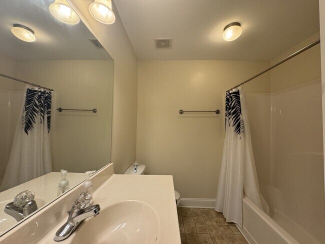 Building Photo - 409 Whitehall Rd