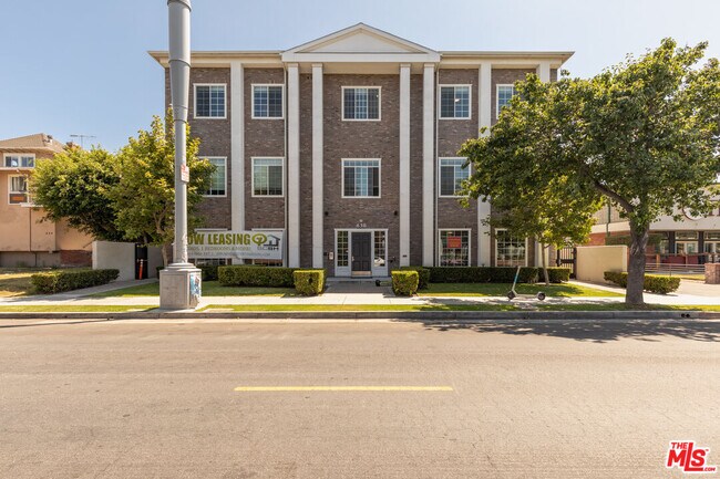 Primary Photo - 630 W 28th St