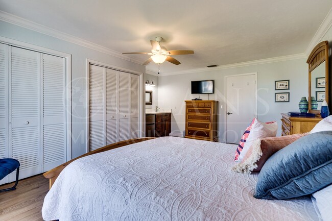 Building Photo - Furnished Coastal Living Condo