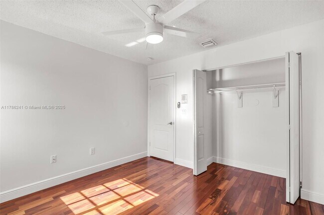 Building Photo - 5160 NW 112th Ct