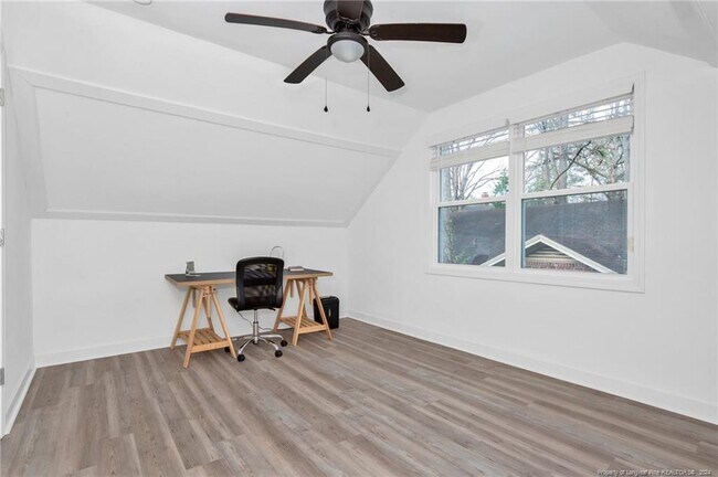 Building Photo - 506 Cross St