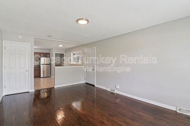 Building Photo - 16538 Park Ave