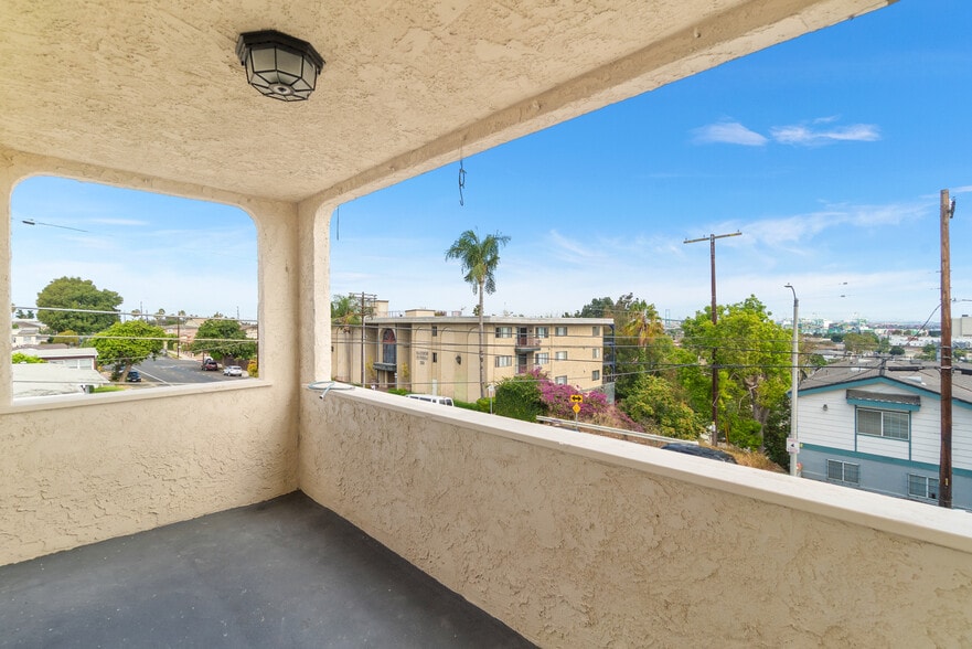 Building Photo - 301 S Cabrillo Ave