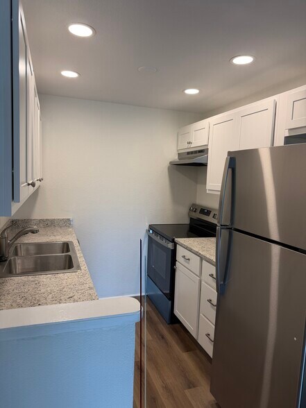 Building Photo - 3047 W 47th Ave