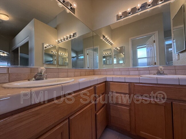 Building Photo - 4891 Santa Evinita Rd