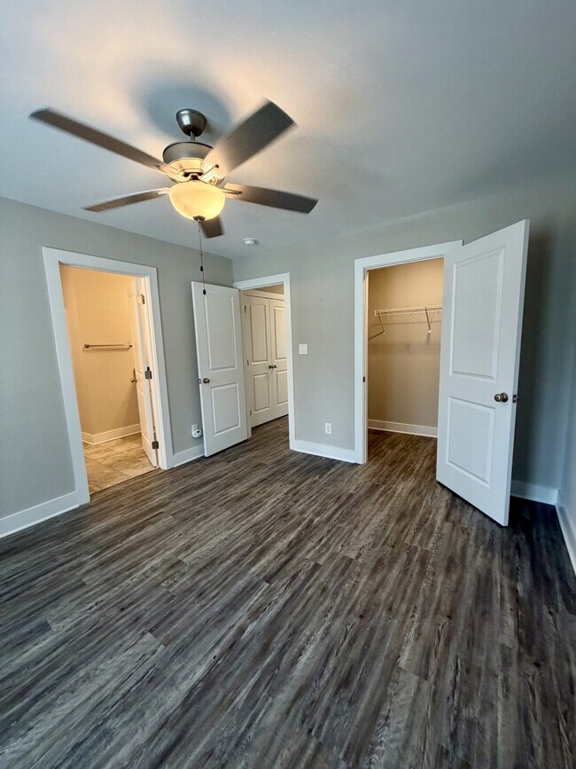 Building Photo - 52 Cuddington Ln