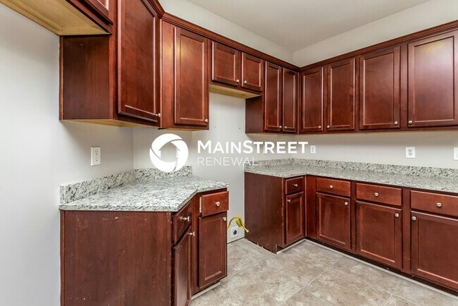 Building Photo - 4 Bedroom Pet-Friendly Home in Snellville, GA with Main Street Renewal