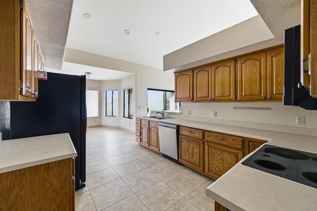 Building Photo - 17422 Flat Rock Dr