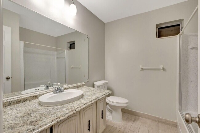 Building Photo - 10789 N Military Trl