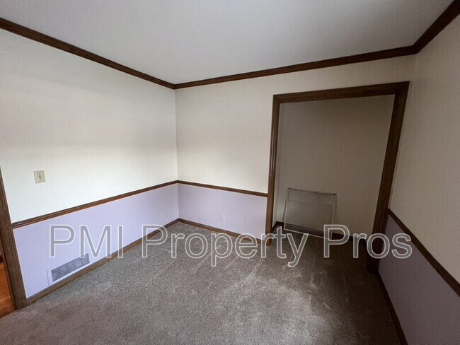 Building Photo - 3204 Chateau Ct