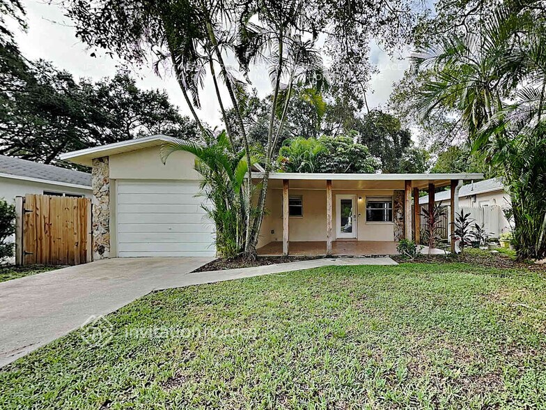 Primary Photo - 5842 79th Ave