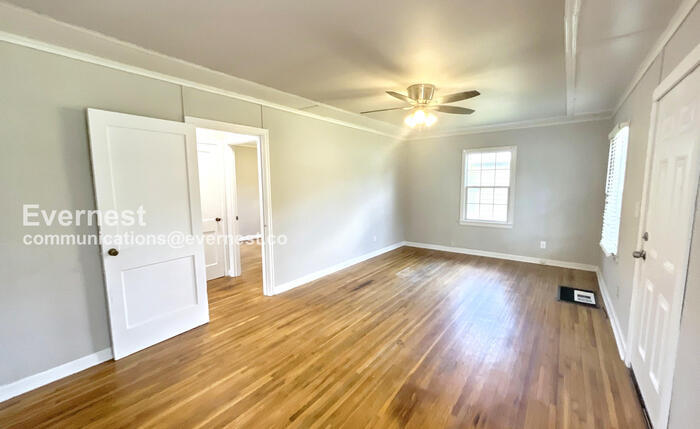 Building Photo - 600 Forrest Rd