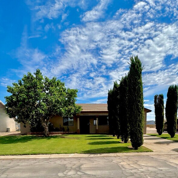 Building Photo - 10230 W Catalina Dr