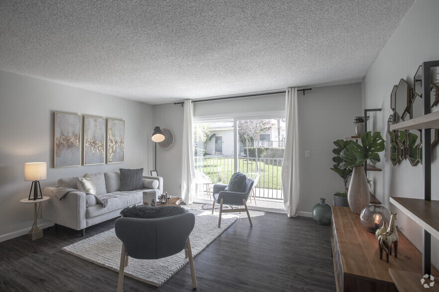 2 BR, 2 BA - 924 SF - Sunterra