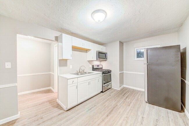 Building Photo - 52 Ruth St