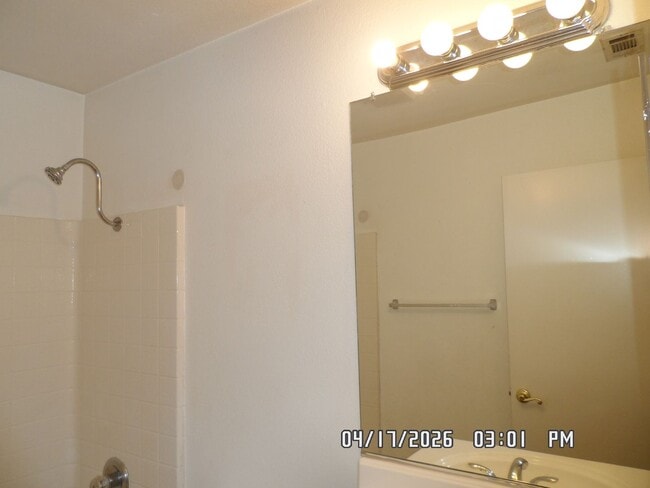 Building Photo - 3 Bedrooms, 2 Bathrooms, approx. 1392 sq. ft., 2 Car Garage, Covered Patio, Fenced, Play house,