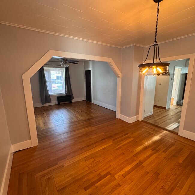 Building Photo - 230 Mechanic St