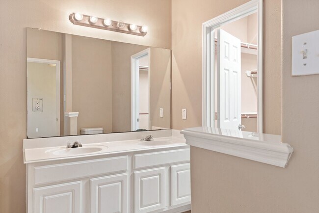 Building Photo - 7414 Bering Landing Dr