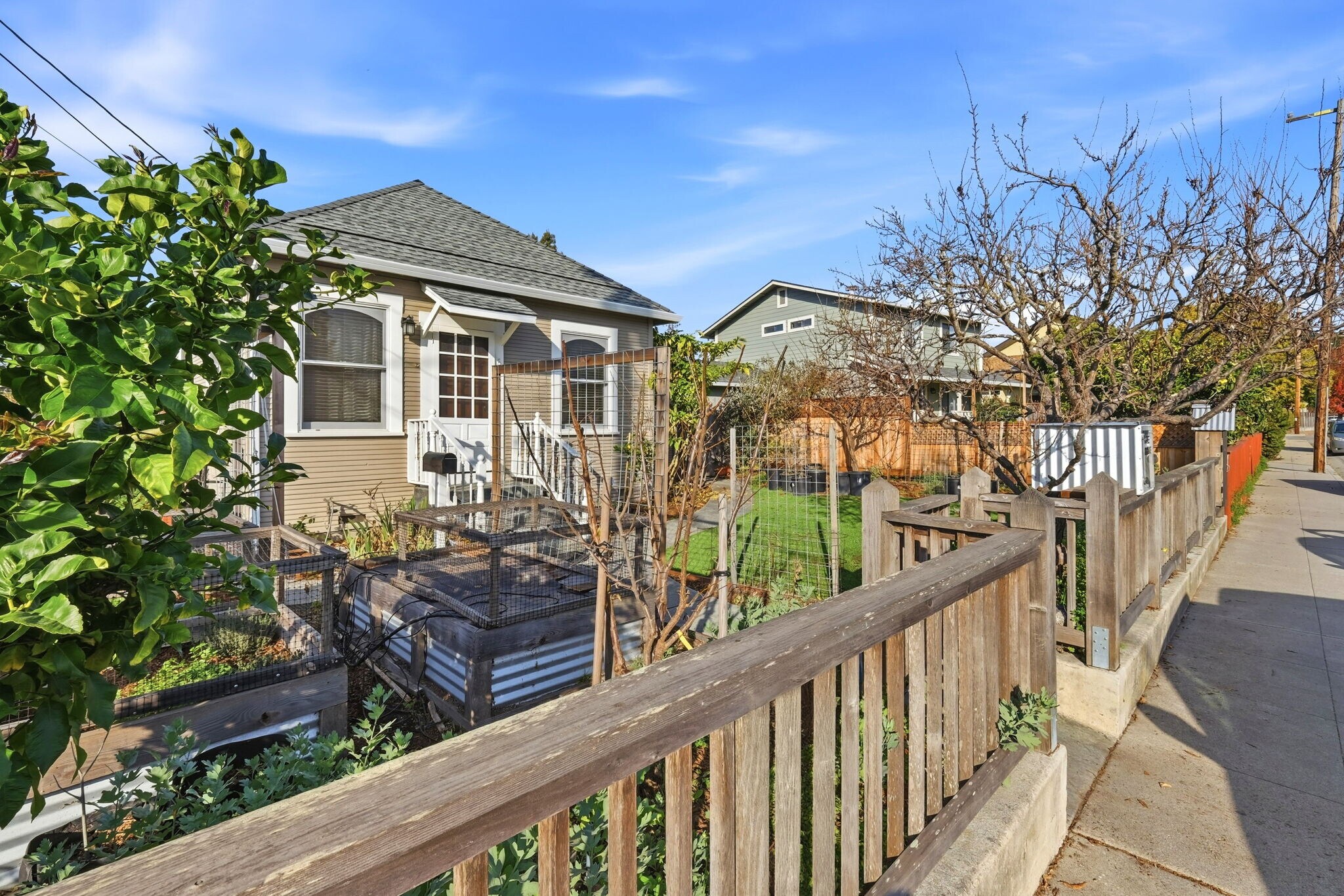 Building Photo - 603 Poplar Ave