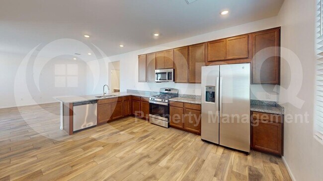 Building Photo - 7110 W Ferntree Ln