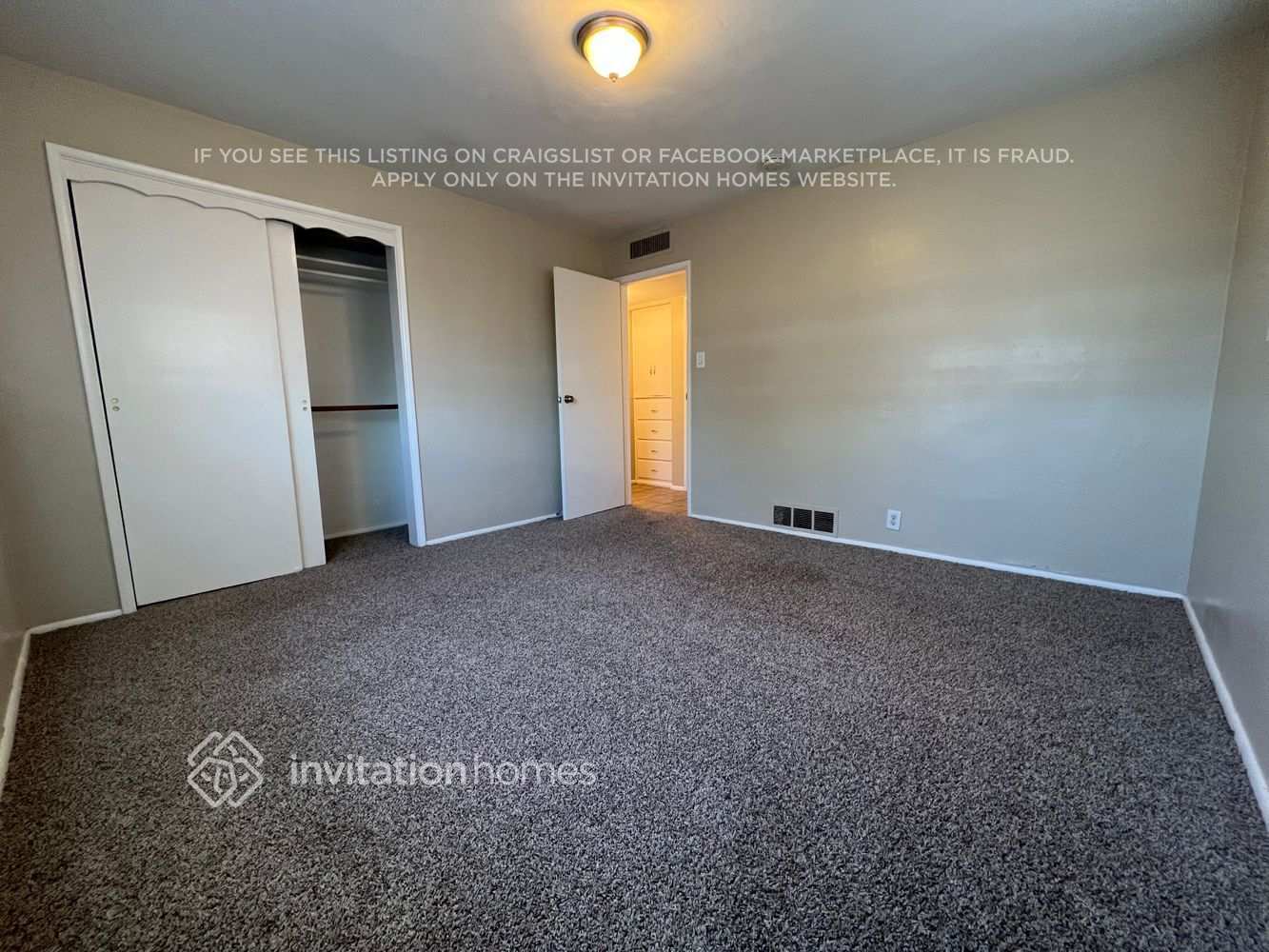 Building Photo - 400 N Sunset Dr