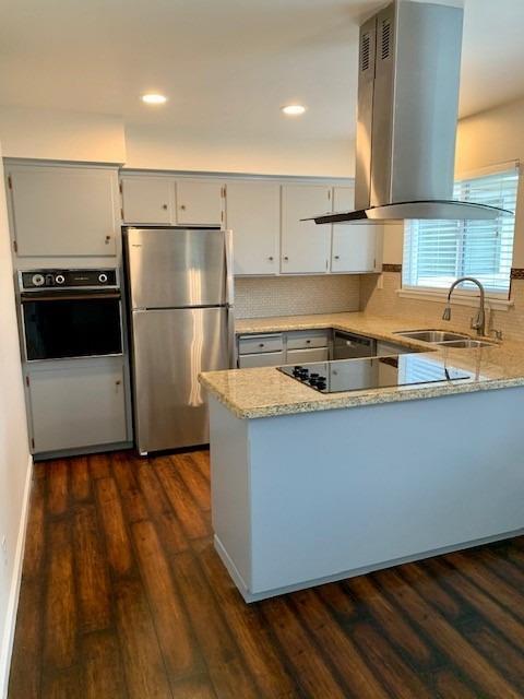 Building Photo - 5075 N Roosevelt Ave