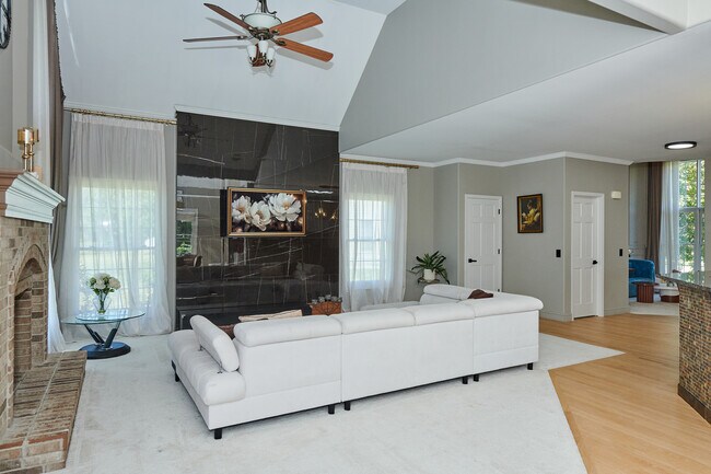 Building Photo - 26300 W Chatham Dr