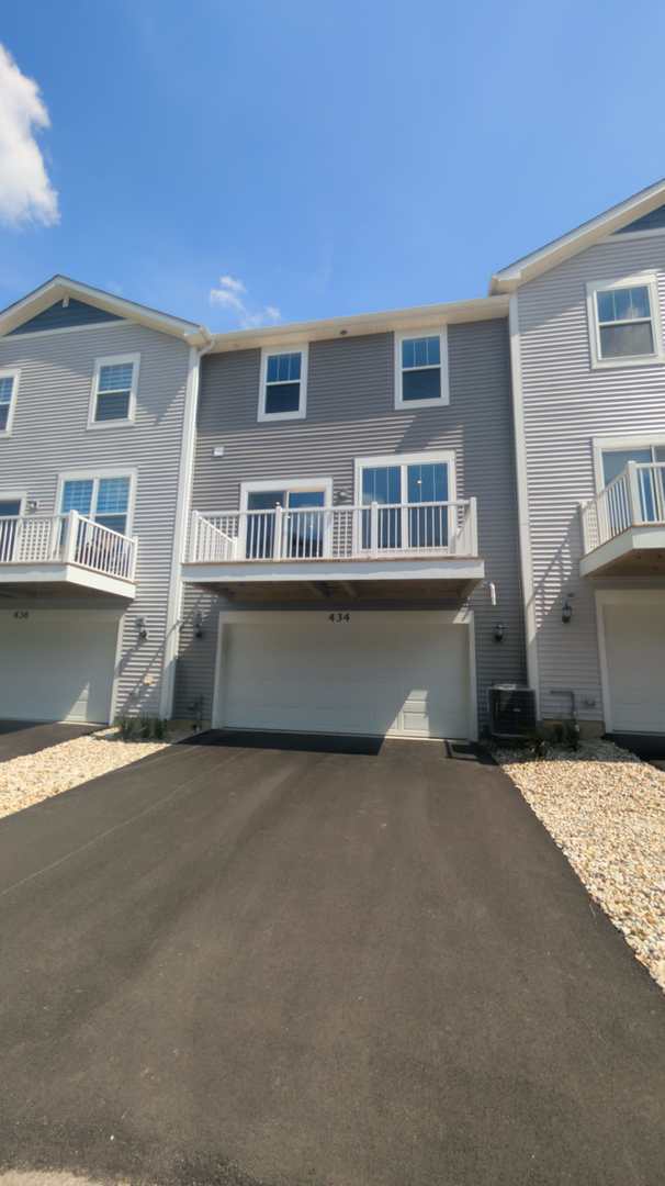 Building Photo - 434 Red Oak Cir