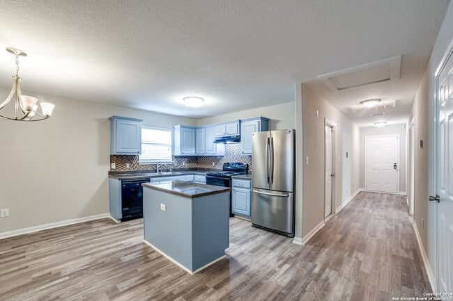 Building Photo - 11462 Country Canyon