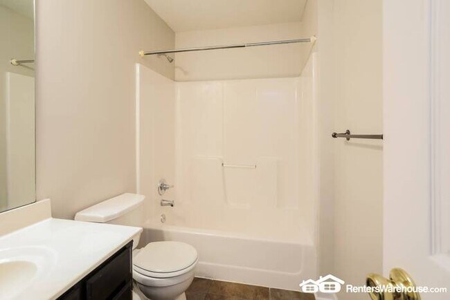 Building Photo - Beautiful 4 bed, 3 bath Home in Kearney! A...