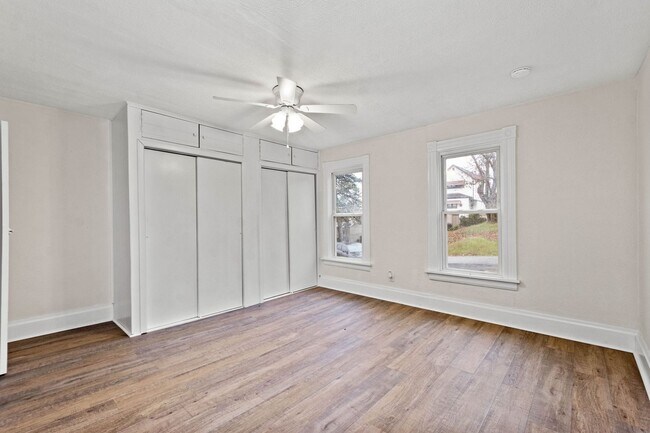 Building Photo - Stunning 2 bedroom home in Port Vue available August 1!