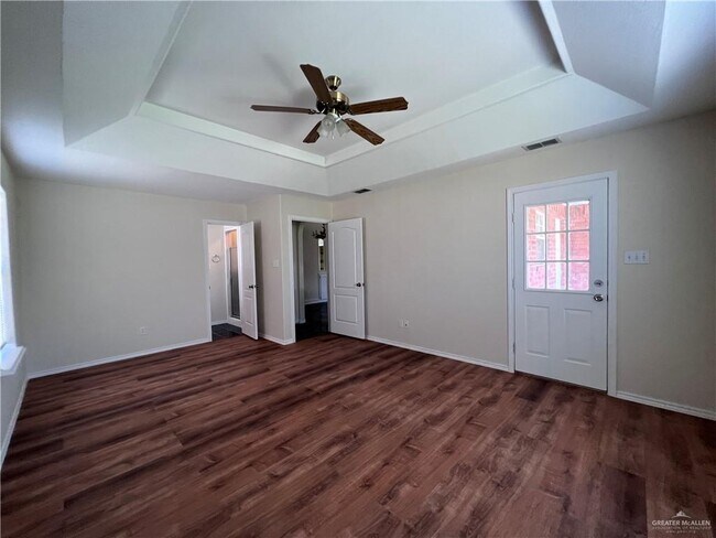 Building Photo - 4612 W Maple Ave