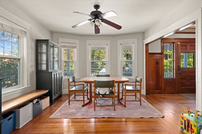 Building Photo - 32 Charles St